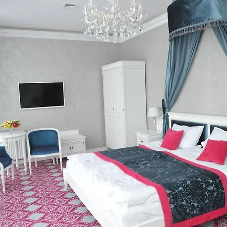 Palac Domaniowski Отель 4*